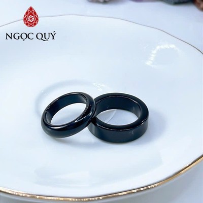 Nhẫn đá obsidian bản hẹ và vuông ( có sớ nhẹ bề mặt đá ) - Ngọc Quý