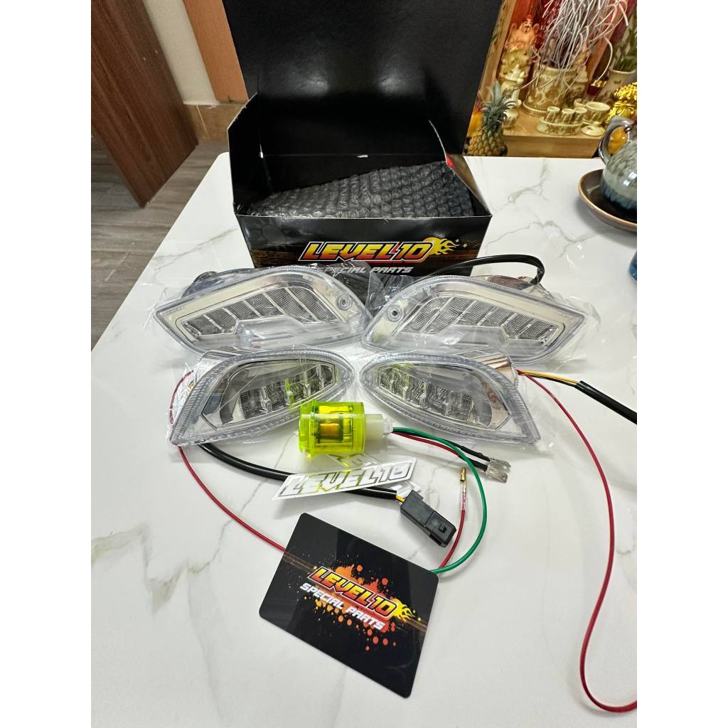 XI NHAN LEVEL10 SMOKE CLEAR VESPA LX LXV S