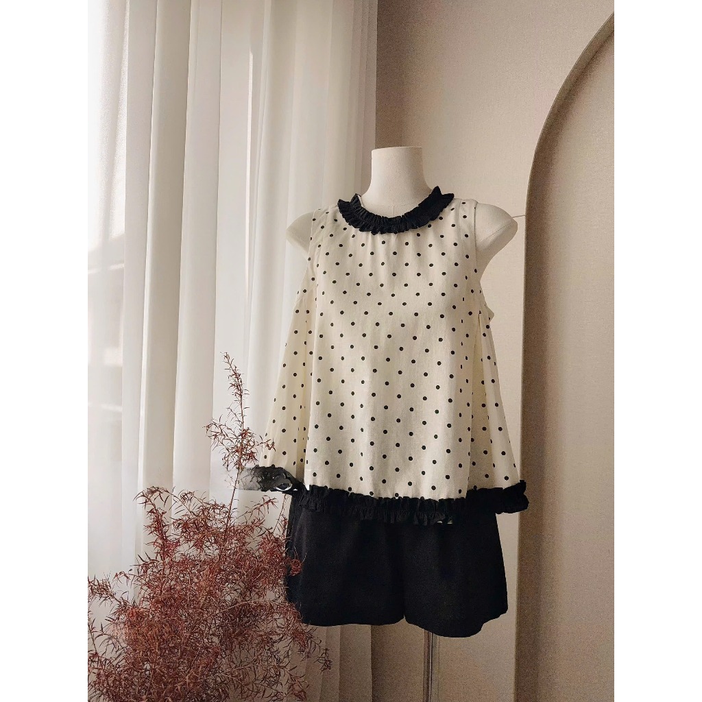 Set bộ nữ Saya vải linen họa tiết chấm bi phối bèo điệu đà, Bộ đồ nữ mùa hè áo sát nách kèm quàn short thời trang HEBE | BigBuy360 - bigbuy360.vn