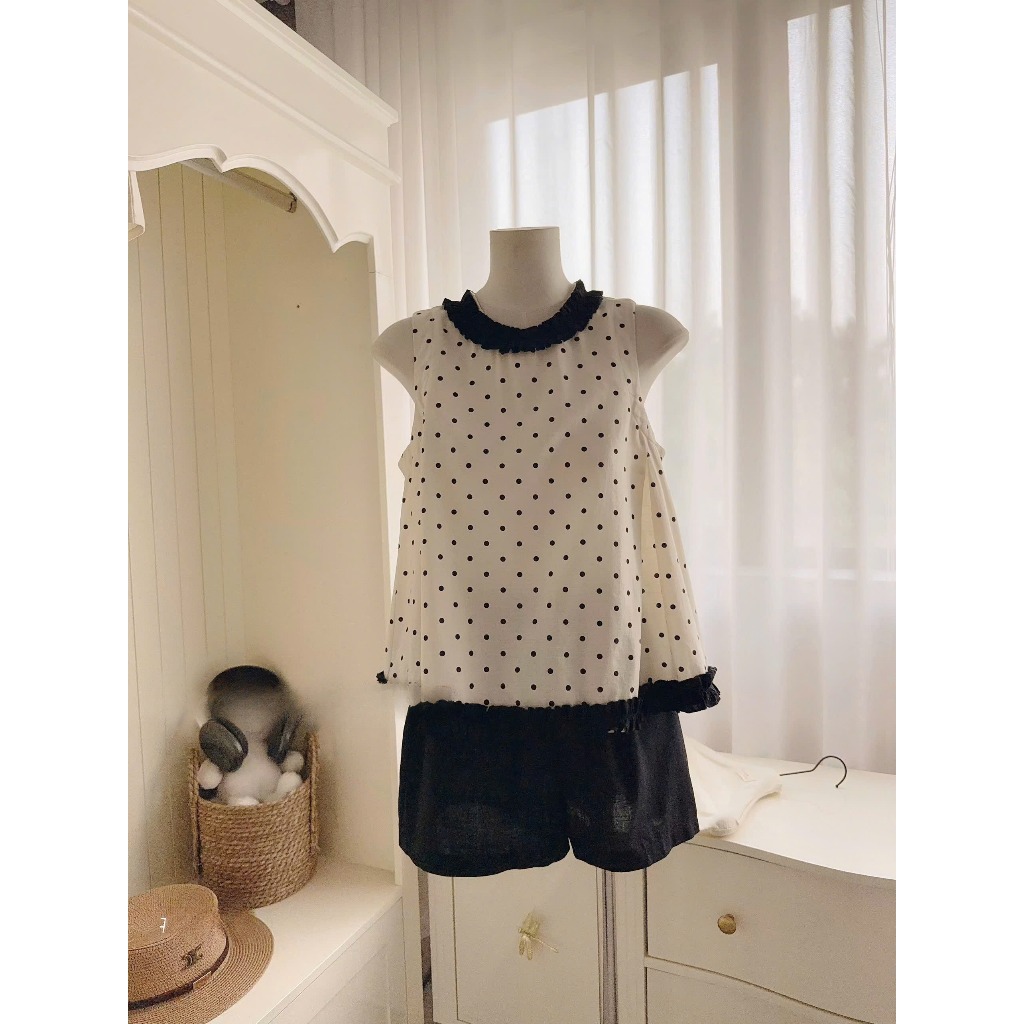 Set bộ nữ Saya vải linen họa tiết chấm bi phối bèo điệu đà, Bộ đồ nữ mùa hè áo sát nách kèm quàn short thời trang HEBE | BigBuy360 - bigbuy360.vn