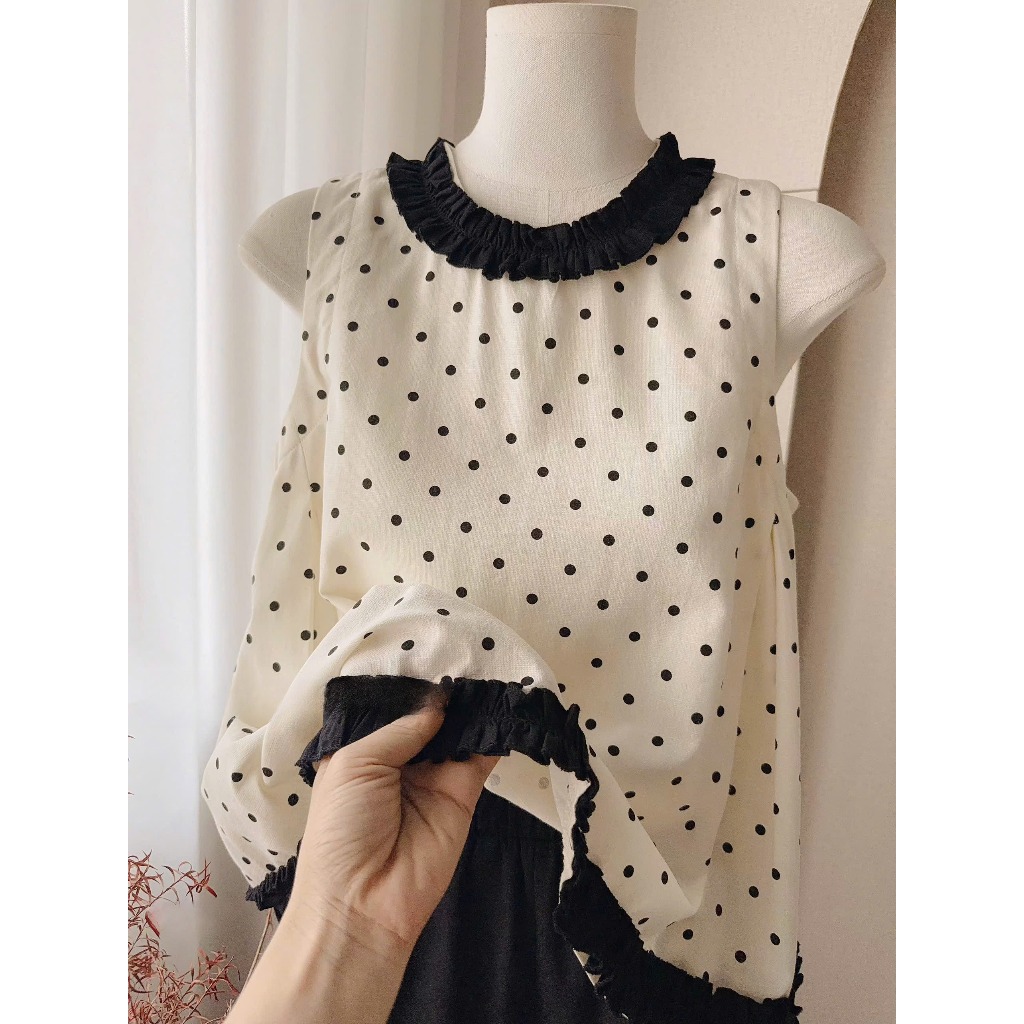 Set bộ nữ Saya vải linen họa tiết chấm bi phối bèo điệu đà, Bộ đồ nữ mùa hè áo sát nách kèm quàn short thời trang HEBE | BigBuy360 - bigbuy360.vn
