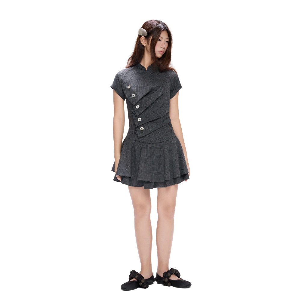 aeie tbsp. GISELLE DRESS — đầm ngắn xếp li đính nút, váy phồng, cổ đứng