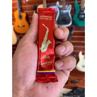 DĂM KÈN SAXOPHONE ALTO VANDOREN SIZE 2.5