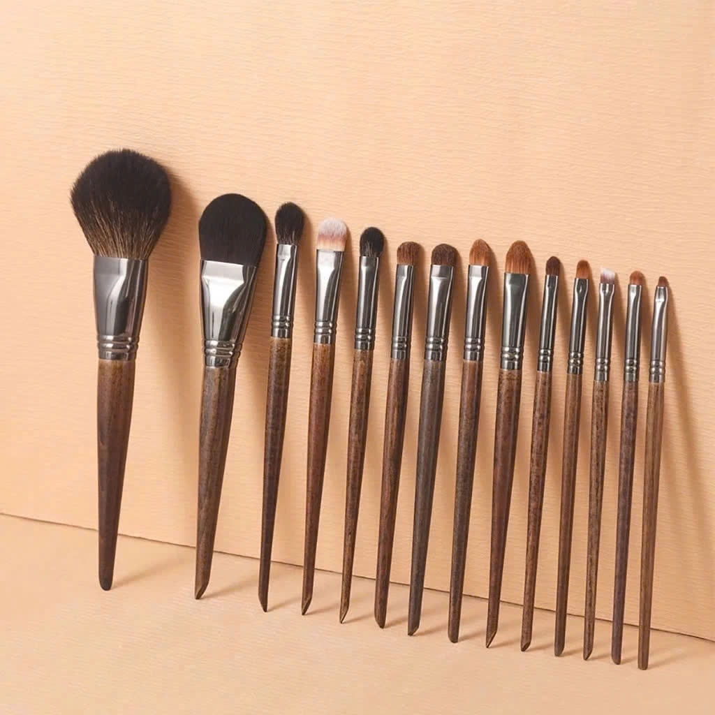 Bộ Cọ 14 Cây OVW Make Up Artist Kèm Túi Lưới
