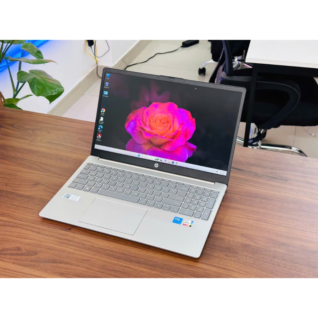 LAPTOP HP 15 FD0234TU - CORE 5 120U RAM 16GB SSD 512GB FHD 15.6" LIKE NEW CÒN BẢO HÀNH CHÍNH HÃNG.