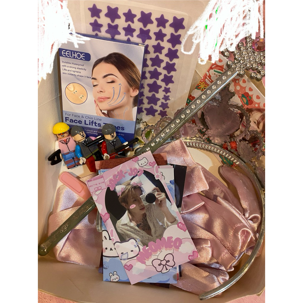 lucky scoop văn phòng phẩm, đồ chơi, miếng dán mụn, đồ kpop….