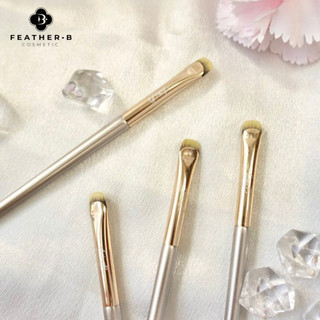 Cọ kẻ mí dưới - mí mắt Feather B 302