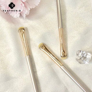 Cọ kẻ mí dưới - mí mắt Feather B 302
