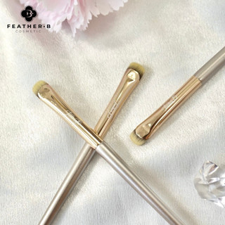 Cọ kẻ mí dưới - mí mắt Feather B 302