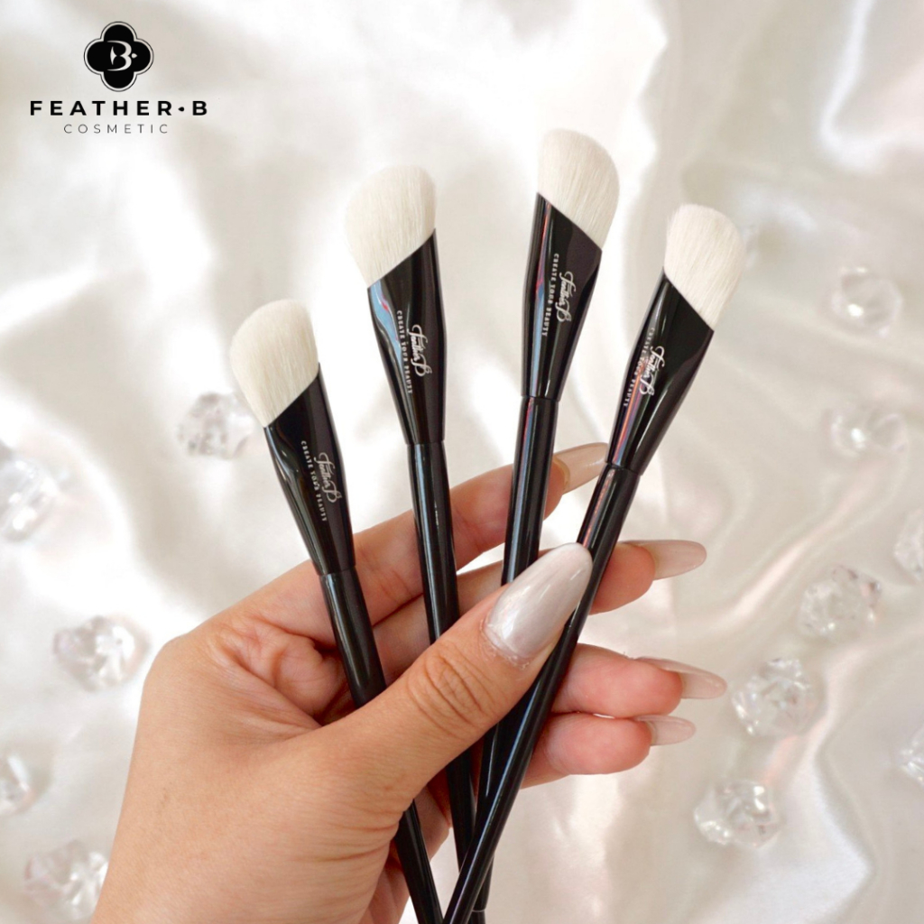 Cọ che khuyết điểm Feather B Angled ( Black )