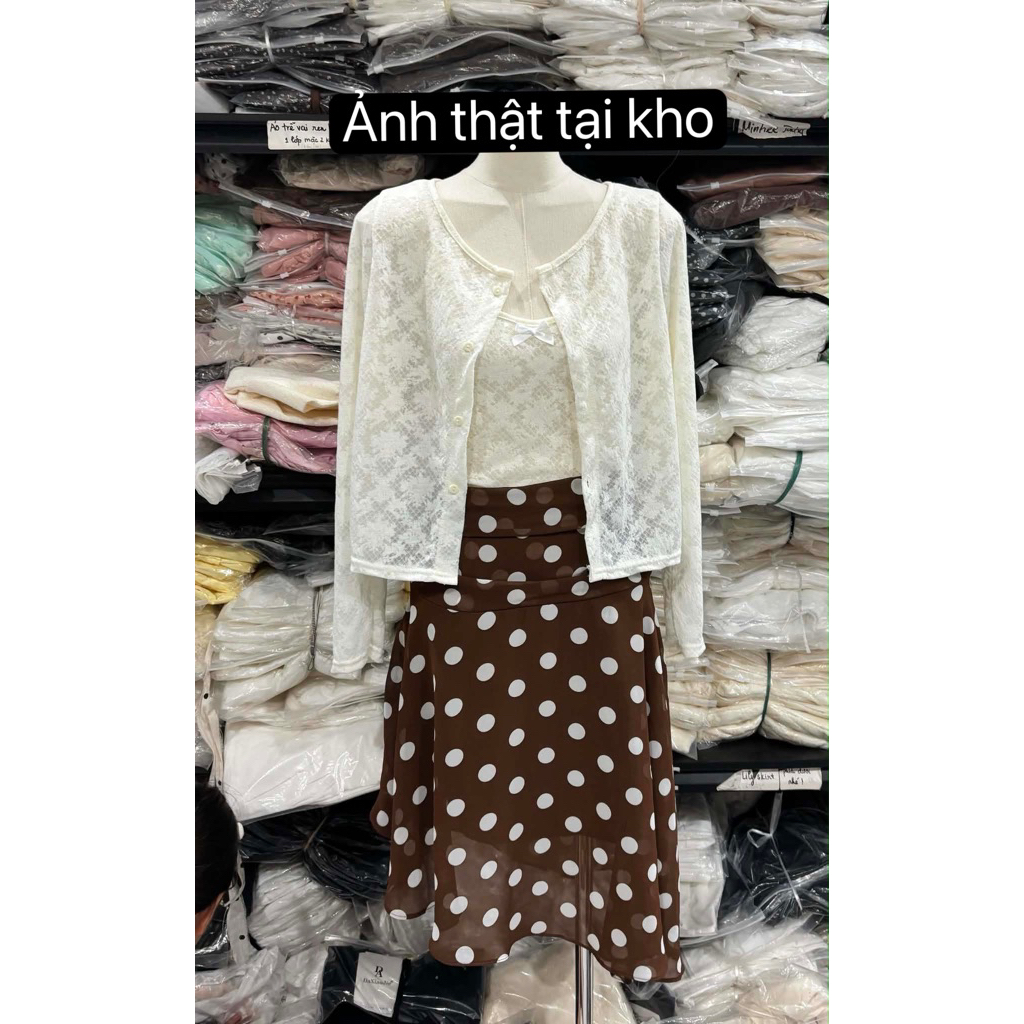 [JYNNA SET sẵn ship] Set áo 2 dây ren đính nơ kèm khoác mix chân váy chấm bi nâu lệch tà cách điệu | BigBuy360 - bigbuy360.vn