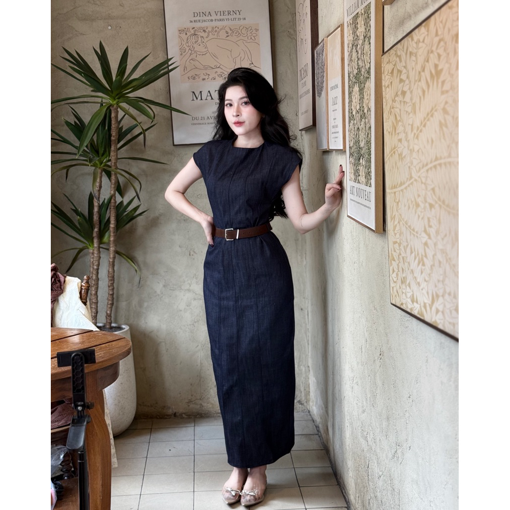 Hạnh sino.97 Vay jean bút chì xẻ sau kèm theo đai