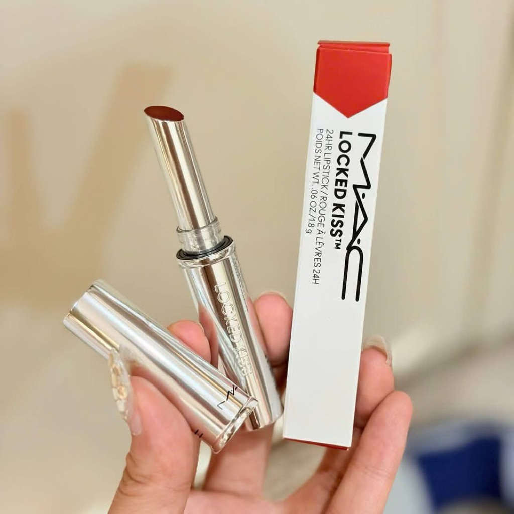 Son Thỏi MAC Locked Kiss 24h Lipstick