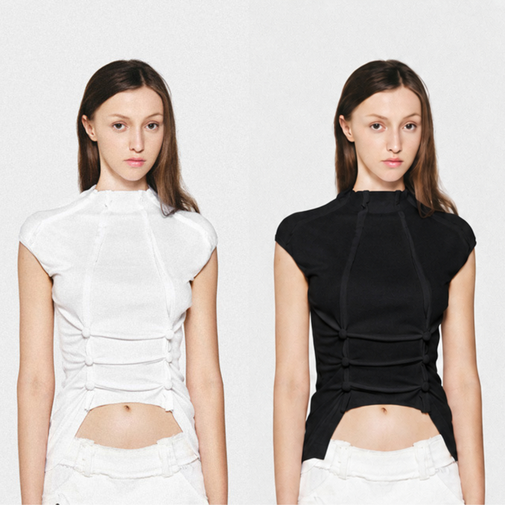 aeie jr. COTTONBERRY TOP — áo thun ôm body, cổ lọ, đính nếp 2 hàng nút