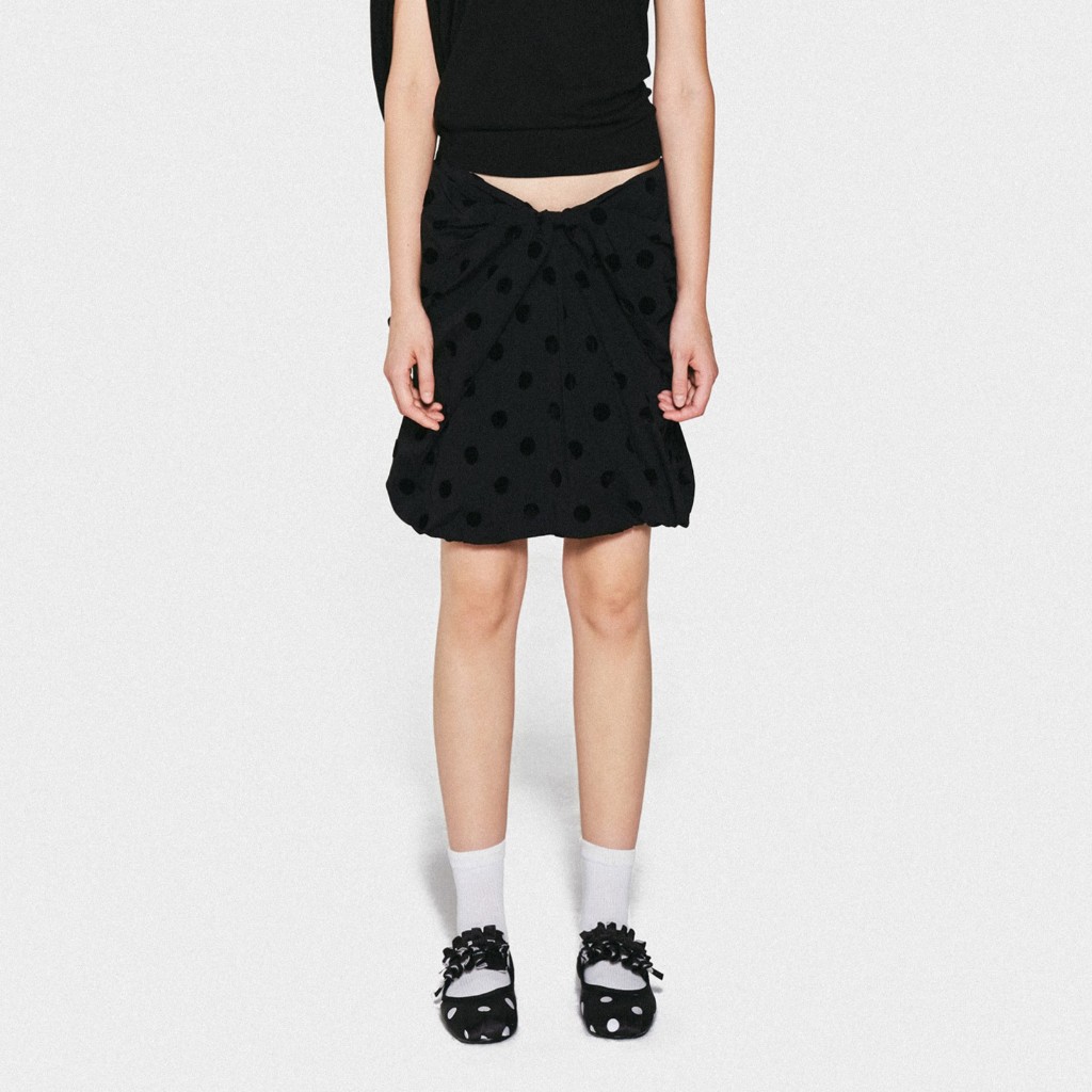 aeie jr. BOW SKIRT — chân váy chấm bi midi lưng thun điểm nơ to, bo gấu thun, váy bí phồng
