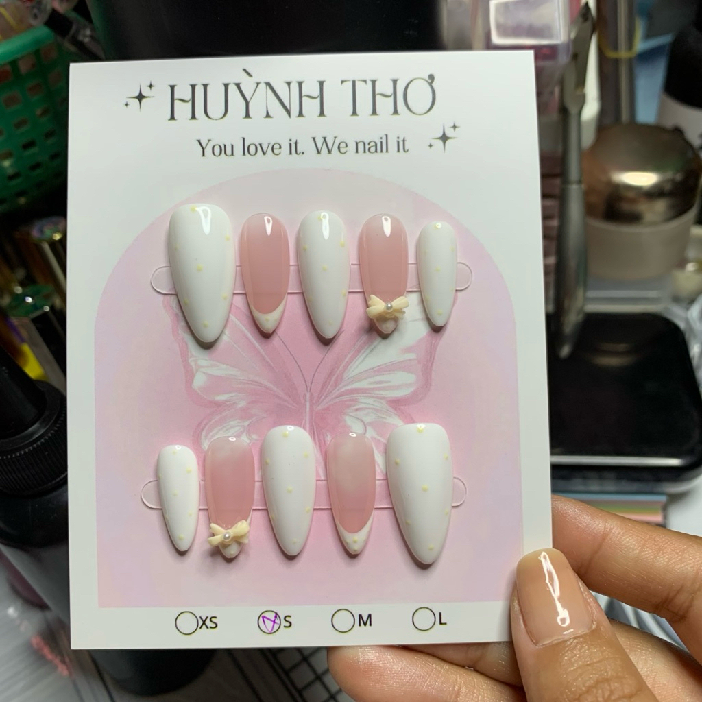 ( Chấm Bi Vàng) NailBox Huỳnh Thơ - Nail Chấm Bi Fen Nơ Vàng