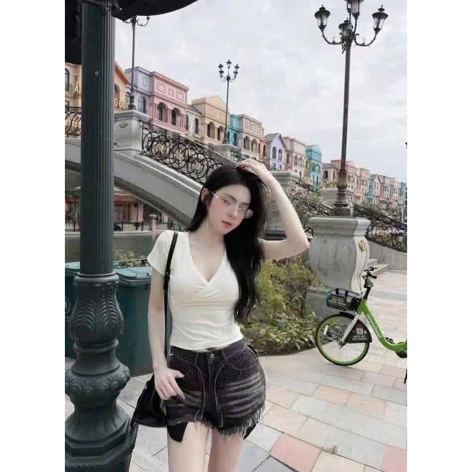 Áo Phông Cổ Tim Chéo Nữ Mã 2139 – Áo Thun Tôn Dáng, Thanh Lịch Phong Cách Hàn Quốc | BigBuy360 - bigbuy360.vn