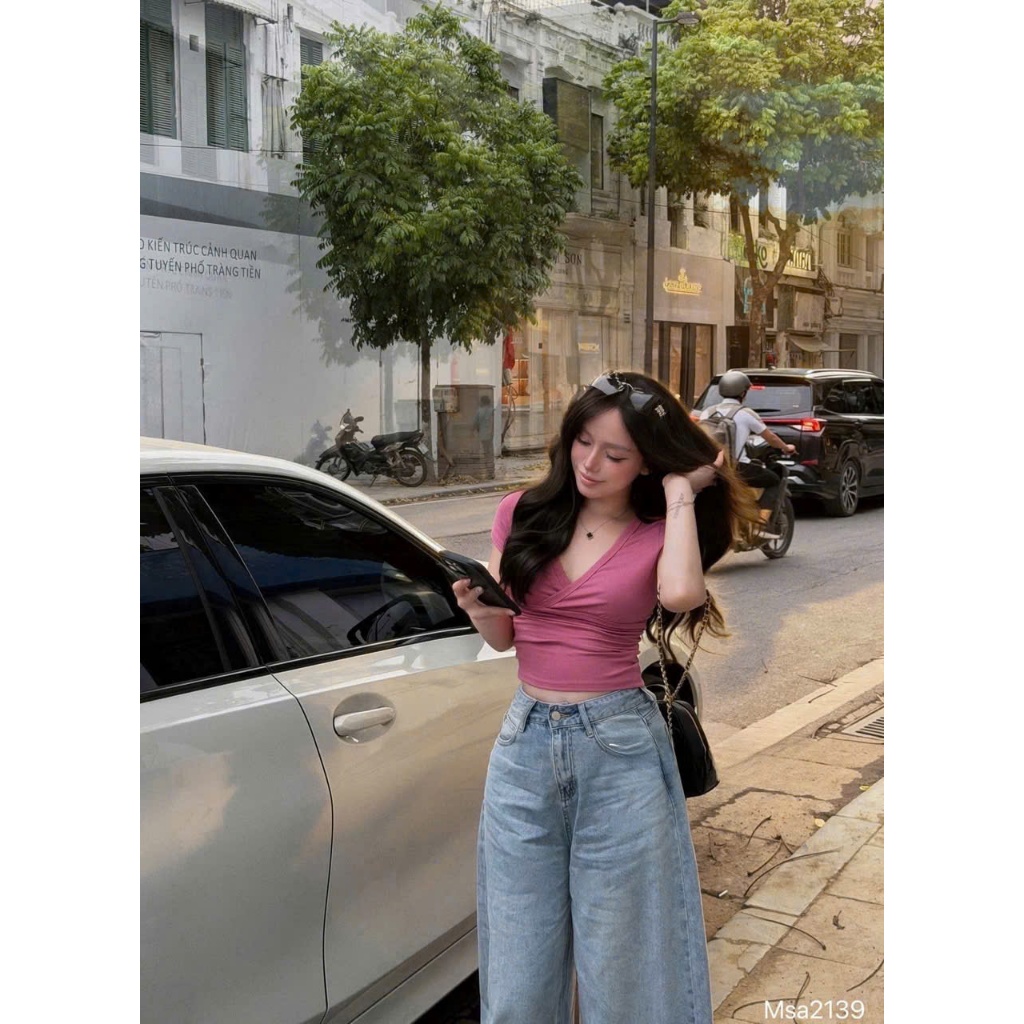 Áo Phông Cổ Tim Chéo Nữ Mã 2139 – Áo Thun Tôn Dáng, Thanh Lịch Phong Cách Hàn Quốc | BigBuy360 - bigbuy360.vn