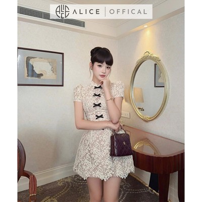 Váy Ren Nữ Tiểu Thư Cao Cấp Alice Phối Nơ Nhung, Đầm Ngắn Chữ A Xòe Nhẹ Chiết Eo Cao Cổ Tròn T555