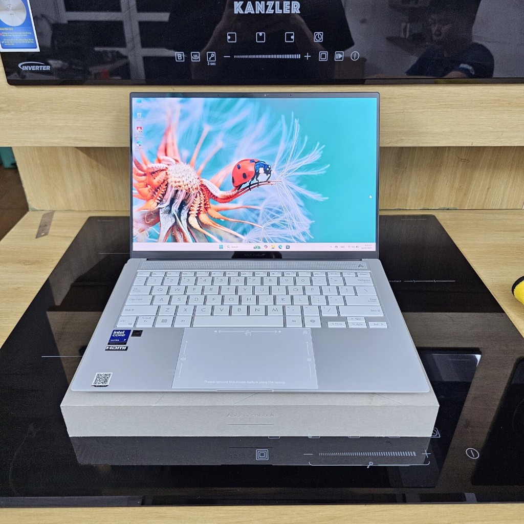 ASUS Zenbook S14 OLED UX5406SA Ultra 7 258V 32GB 1TB OLED 3K 120Hz | Used