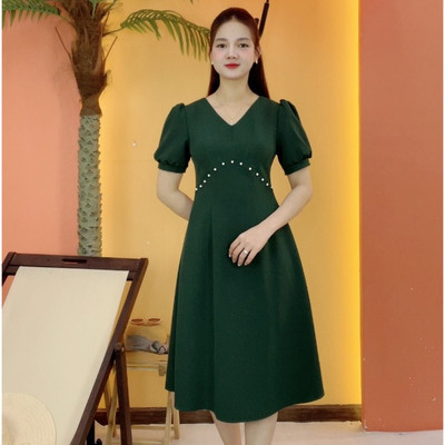 Đầm xòe trung niên cho mẹ - Cổ tim kết ngọc tay ngắn - Xanh rêu - TTV2080