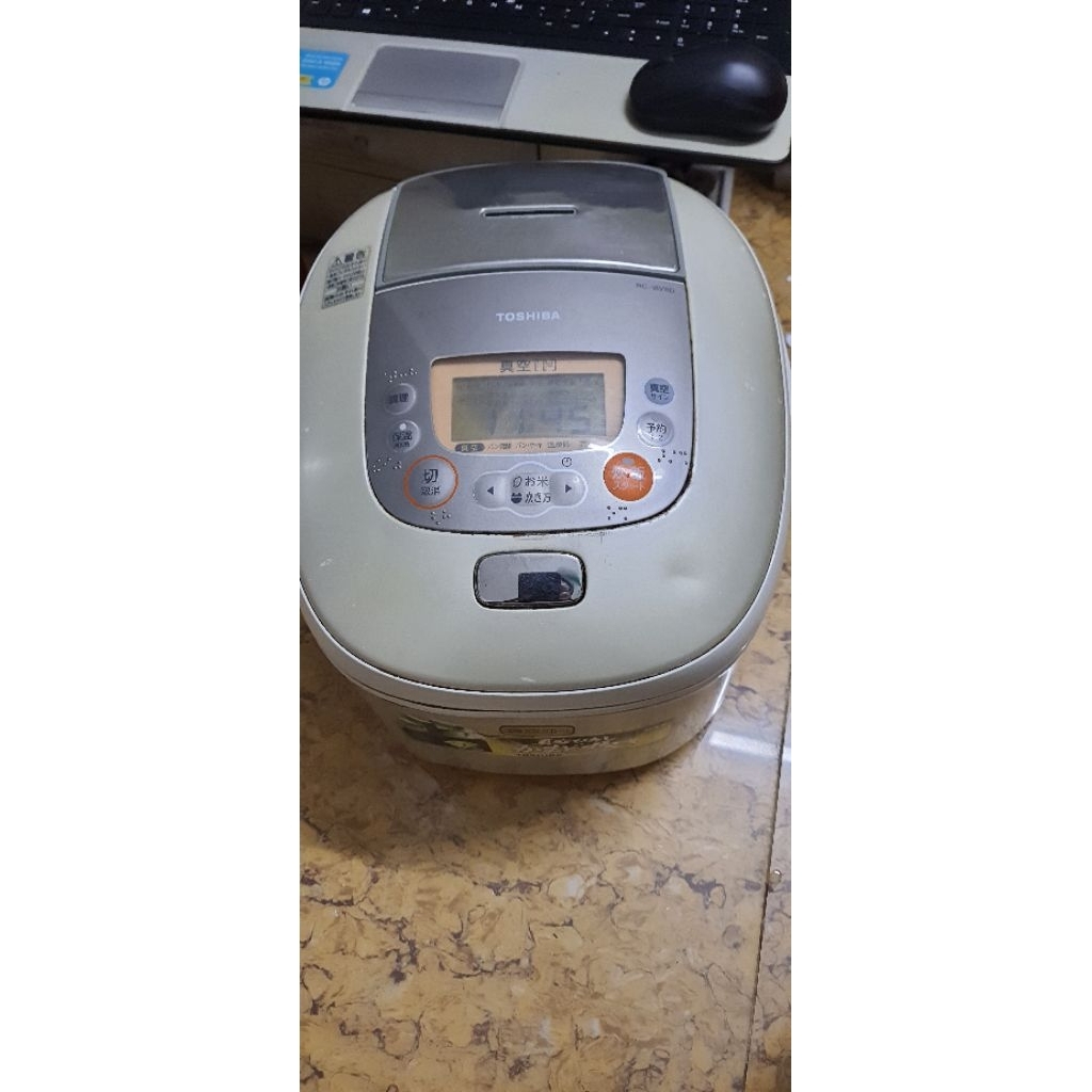 Nồi cơm điện cao tần hút chân không 1L8 1L8 1L8 nhật