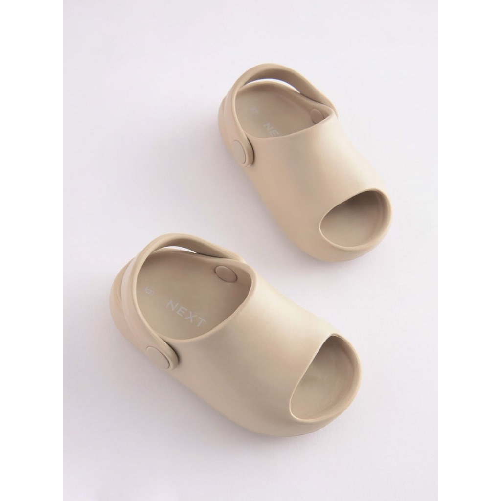 Dép có quai cho bé .Sục Ne.xt George xuất dư ( ví dụ uk4 cho chân 12cm lòng sẽ 13cm )