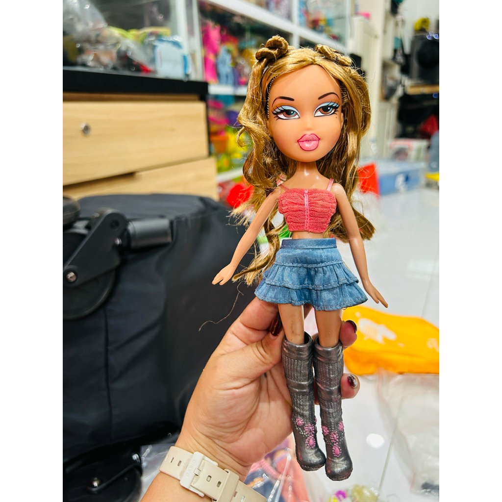 Mô hình búp bê Bratz Yasmin  chính hãng ( Hàng 2nd)