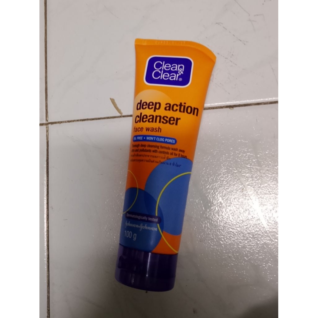 sữa rửa mặt clean and clear dành cho  da nhờntube 100gr