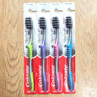 Bàn chải đánh răng Colgate in - Between Charcoal siêu mềm 1 cây