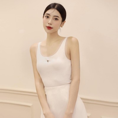Áo thun cổ u phối viền lưới sang trọng Callene (L3010)