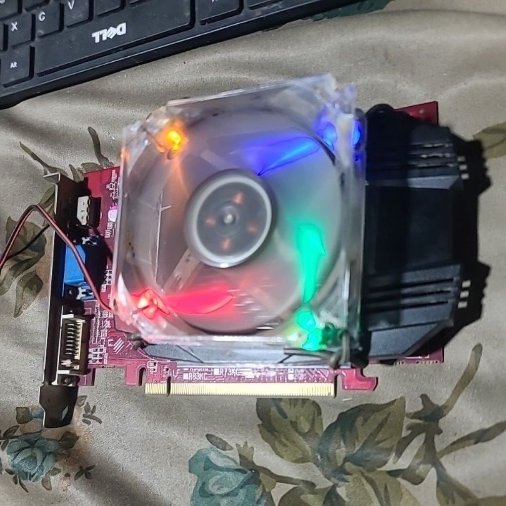 VGA Card Màn Hình hd 6670 1gb d5 mạnh ngang GT 730 2GB (GV-N730-2GI) Quạt Độ Siêu mát