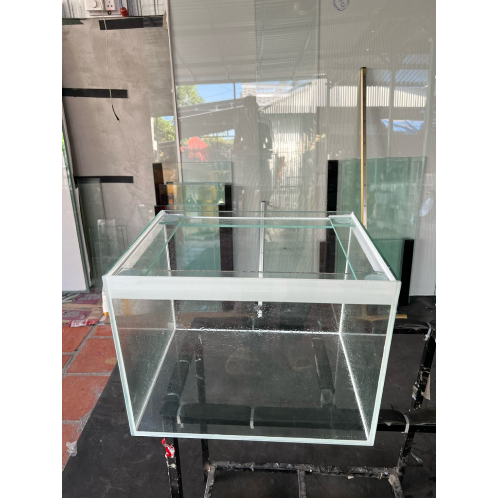 Hồ cá 40X30X30 full kính 5li bã keo TRẮNG có kiềng viền