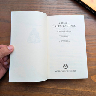 Sách tiểu thuyết tiếng Anh - Great Expectations