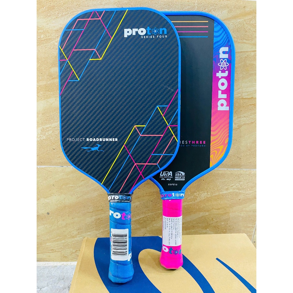 Vợt PROTON FLAMINGO/ROADRUNNER series 3 tay cầm chắc chắn, độ bền tốt, độ nhám cao