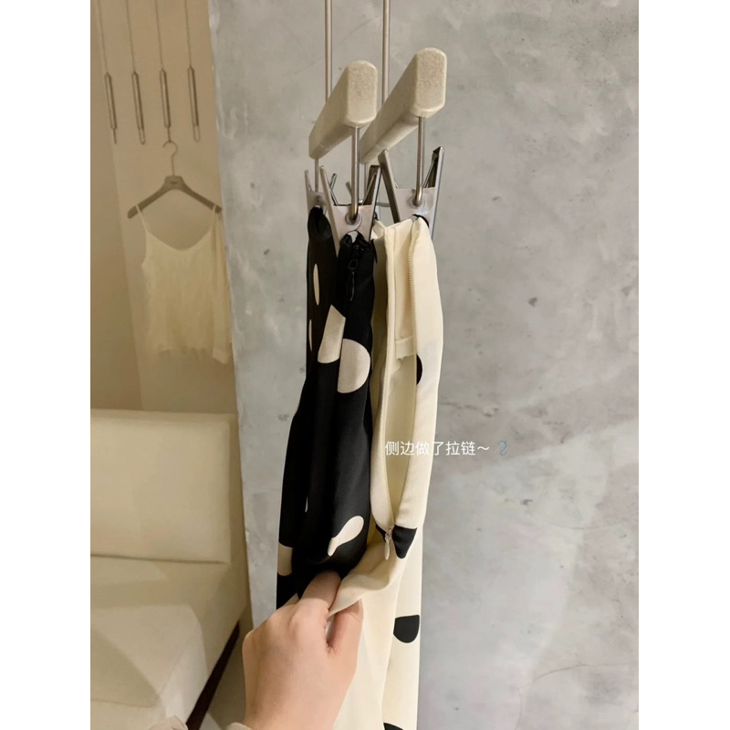 CHÂN VÁY LỤA CHẤM BI DÁNG DÀI 94CM 2 LỚP CHẤT LIỆU CAO CẤP KHÔNG NHĂN SIÊU MƯỚT PHONG CÁCH HÀN QUỐC ĐỦ SIZE | BigBuy360 - bigbuy360.vn