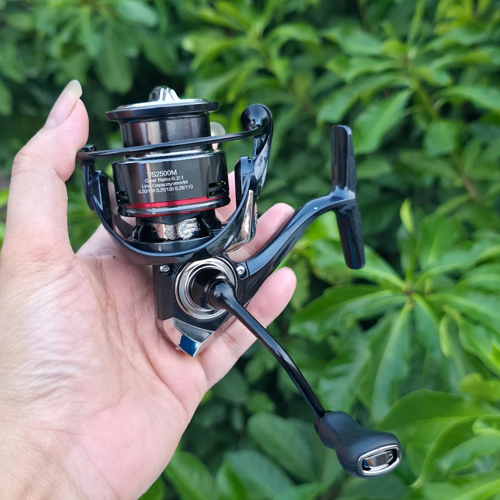 Máy Câu lure Cao Cấp Deukio Jufeng VS - Body cacbon Siêu Nhẹ .có size 2000-2500-3000.