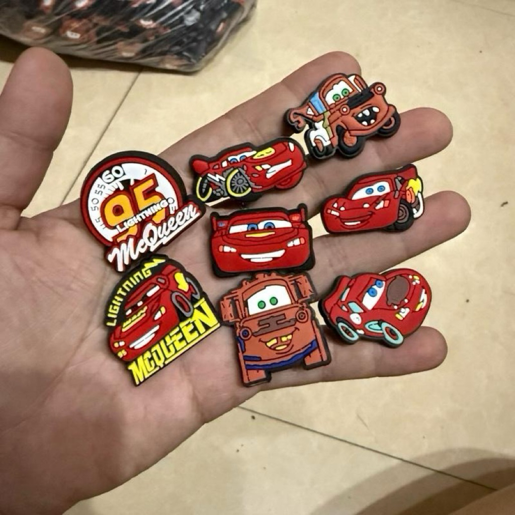 Charm gắn dép McQueen