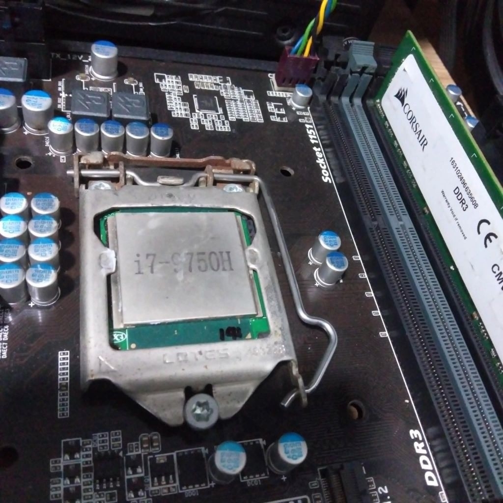 I7 9850H 6 nhân 12 luồng 4.6ghz