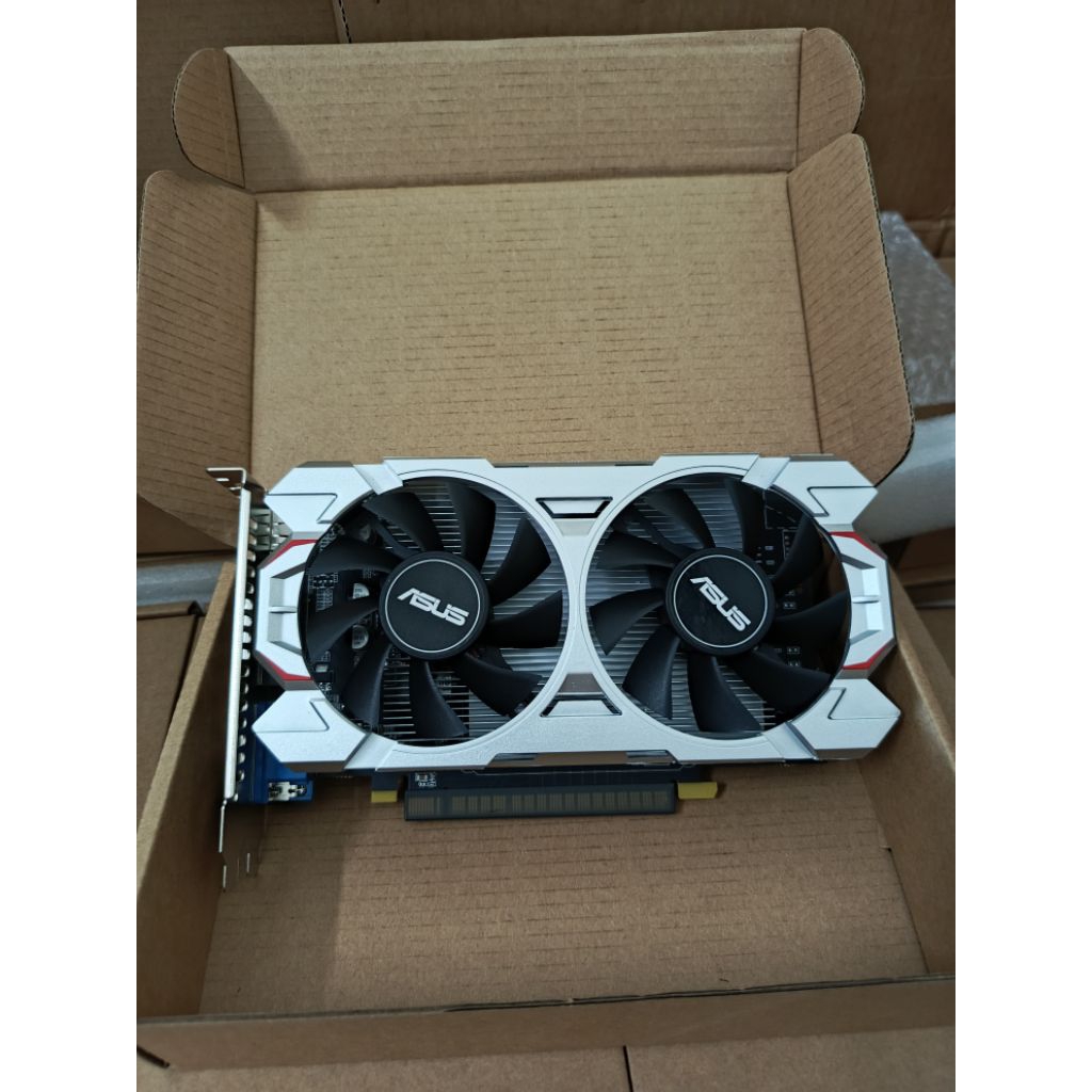 OEM fake GTX 1050ti 4G D5 mới đẹp hoạt động tốt chơi game giải trí LoL CF valorant Fifa.v.v v