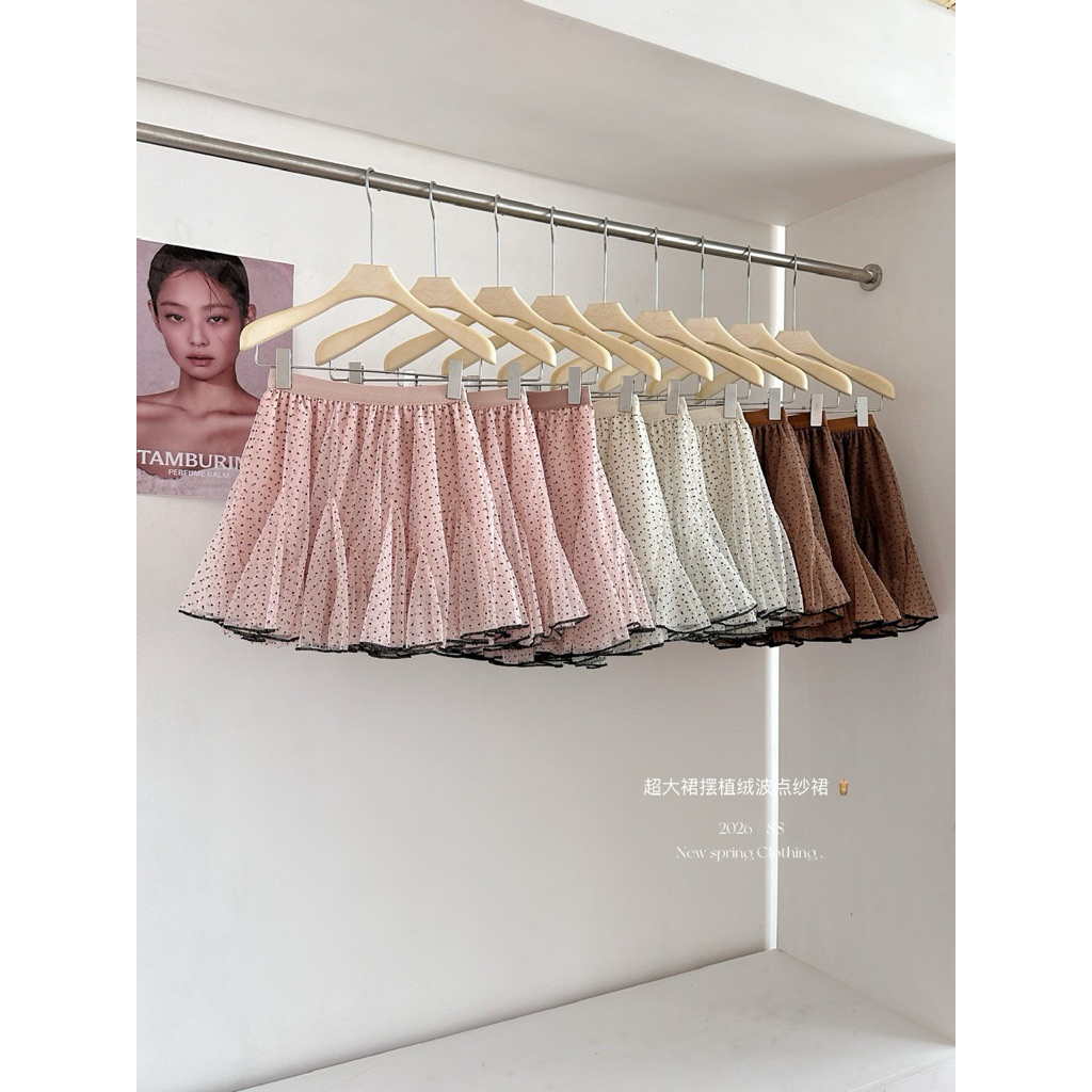 VÁY MIDI DÁNG XOÈ HOẠ TIẾT CHẤM BI DÁNG BỒNG LƯNG THUN, CÓ LỚP LÓT TRONG | BigBuy360 - bigbuy360.vn