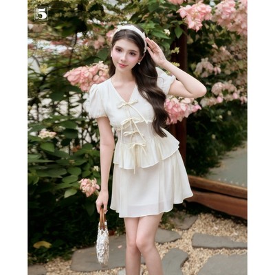 Set bộ nữ Twentyfive gồm áo kiểu nữ tay bồng thắt nơ trước ngực và chân váy xòe tiểu thư SAVH90