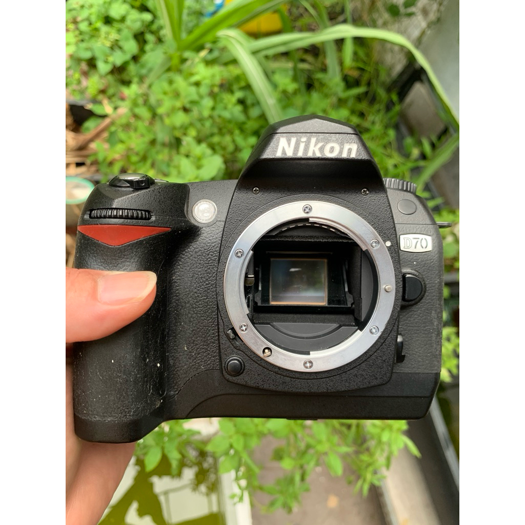 Máy ảnh DSLR  - Nikon D70  (đã qua sử dụng)