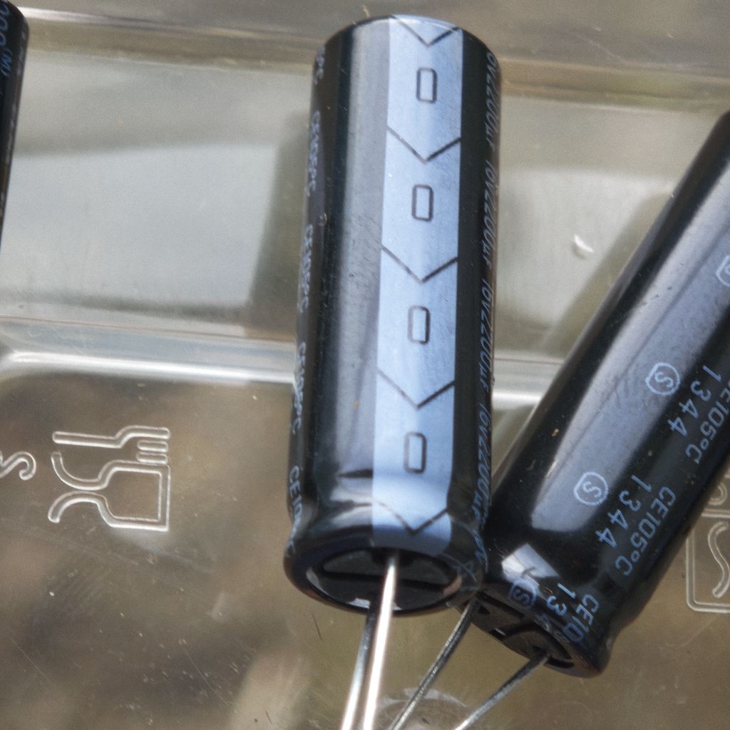 Combo 6 Tụ Hóa Audio Elna 2200uF 16V CE105C Nhật Bản - Hàng NOS Đấu Nhật Đo Thực Tế 2300uF Nội Trở T