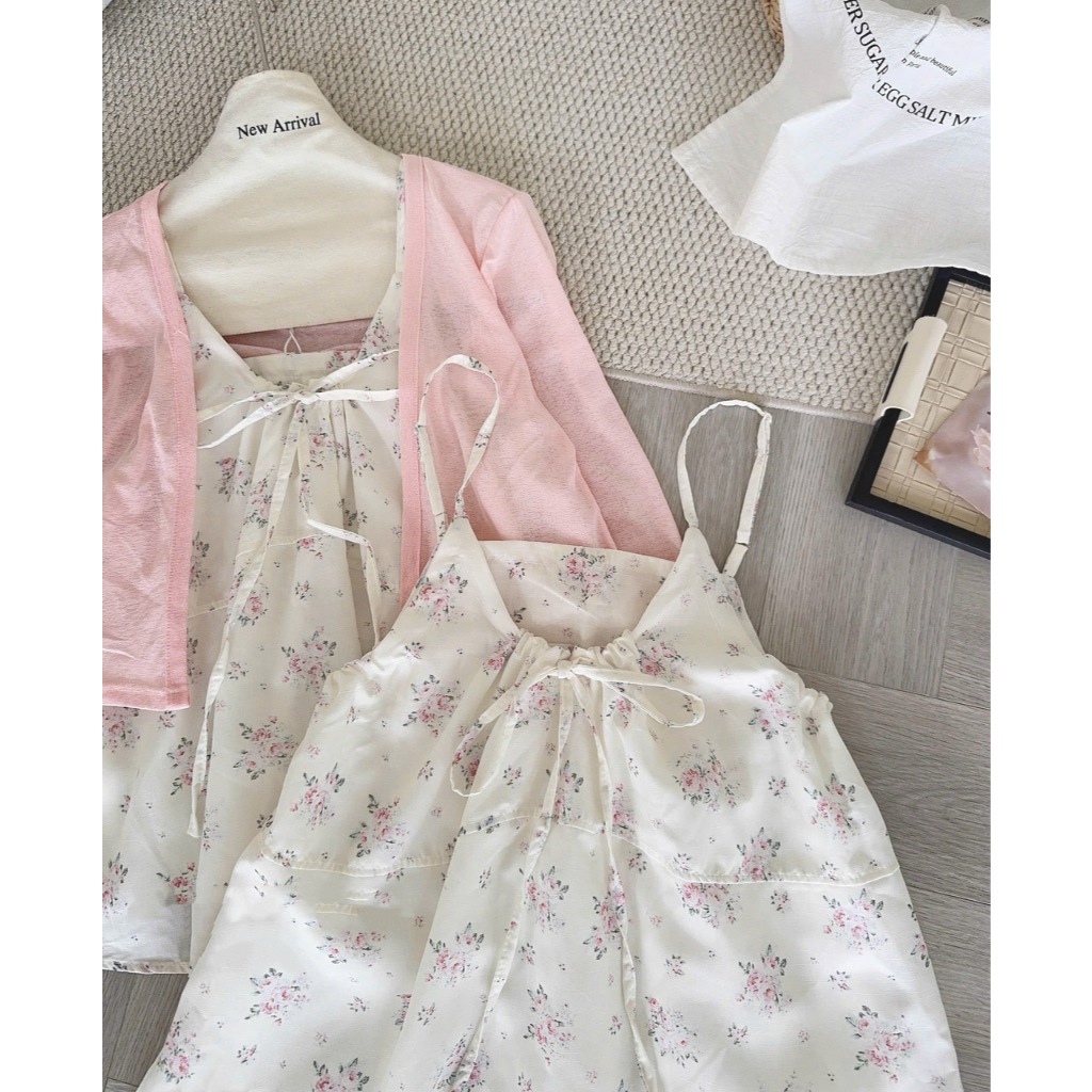 ( MÃ 5751) SET ÁO 2 DÂY HOA NHÍ RÚT NƠ NGỰC VẢI THÔ ĐŨI MIX ÁO CARDIGAN KHOÁC NGOÀI NHẸ NHÀNG - DÀNH CHO NỮ | BigBuy360 - bigbuy360.vn