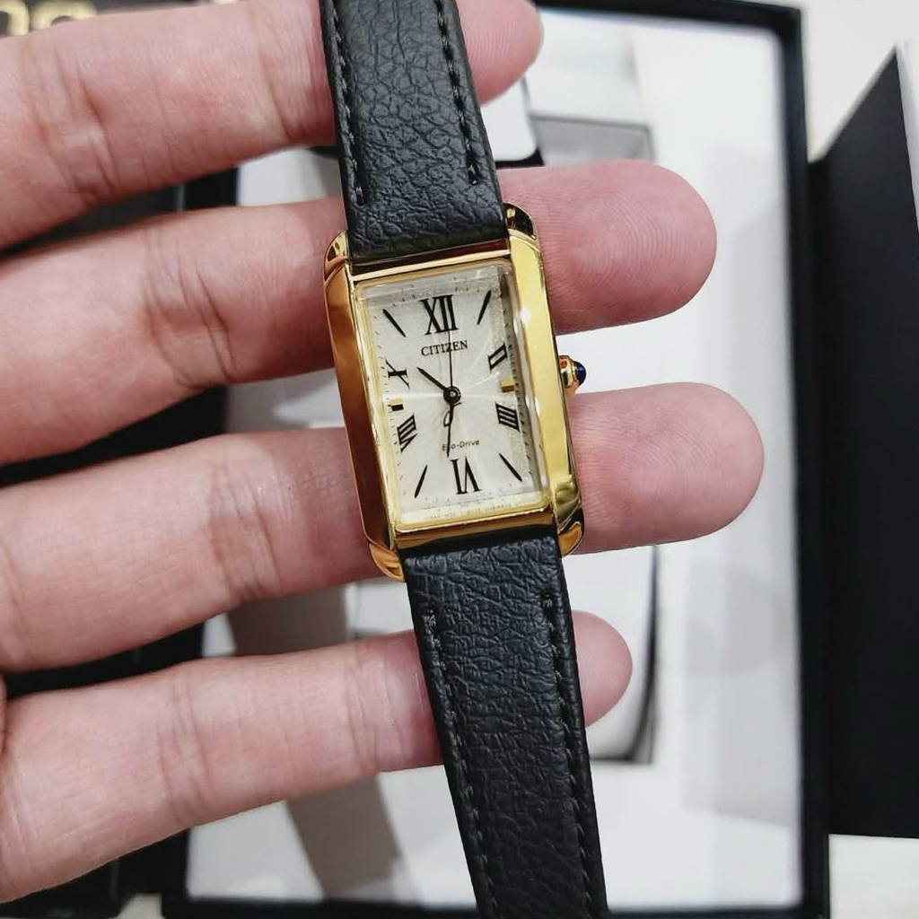 Đồng hồ nữ dây da Citizen L Square Eco Drive EW5622-09P