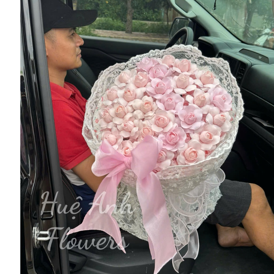 BÓ HOA SÁP ECU CAO CẤP BỌC REN MÃ T9C9 . SHOP TẶNG KÈM TÚI,CHỮ,THIỆP.( CHÍNH CHỦ HUỆ ANH FLOWERS)