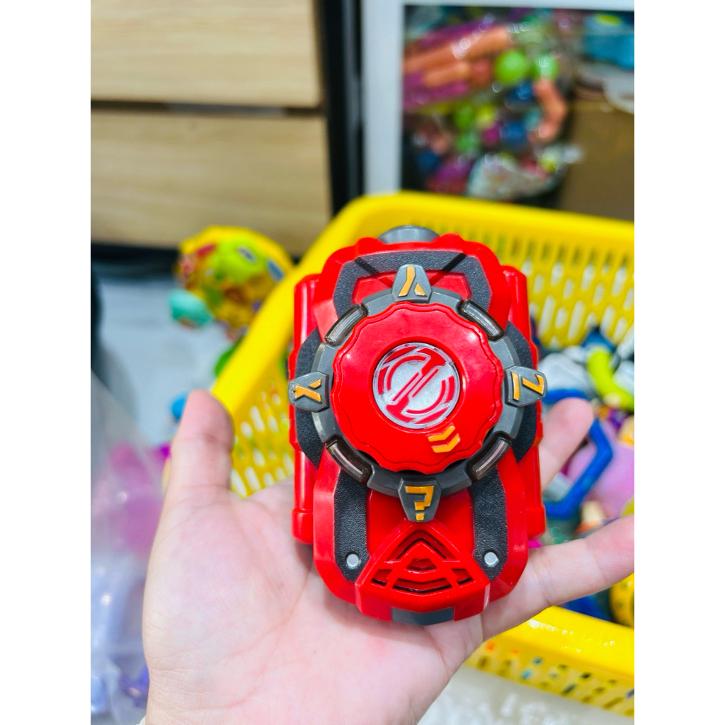 Đồ chơi đeo tay Tobot Smartkey Z dùng để biến hình Tobot.