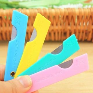 Dao rọc giấy chuyên dụng để dán decal và phim cách nhiệt.