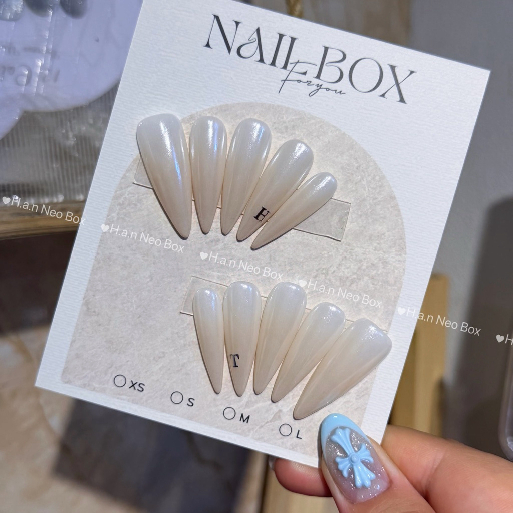 M-101 Nail Box Thiết Kế Thạch Gạo Omre Tráng Gương Chữ Cái